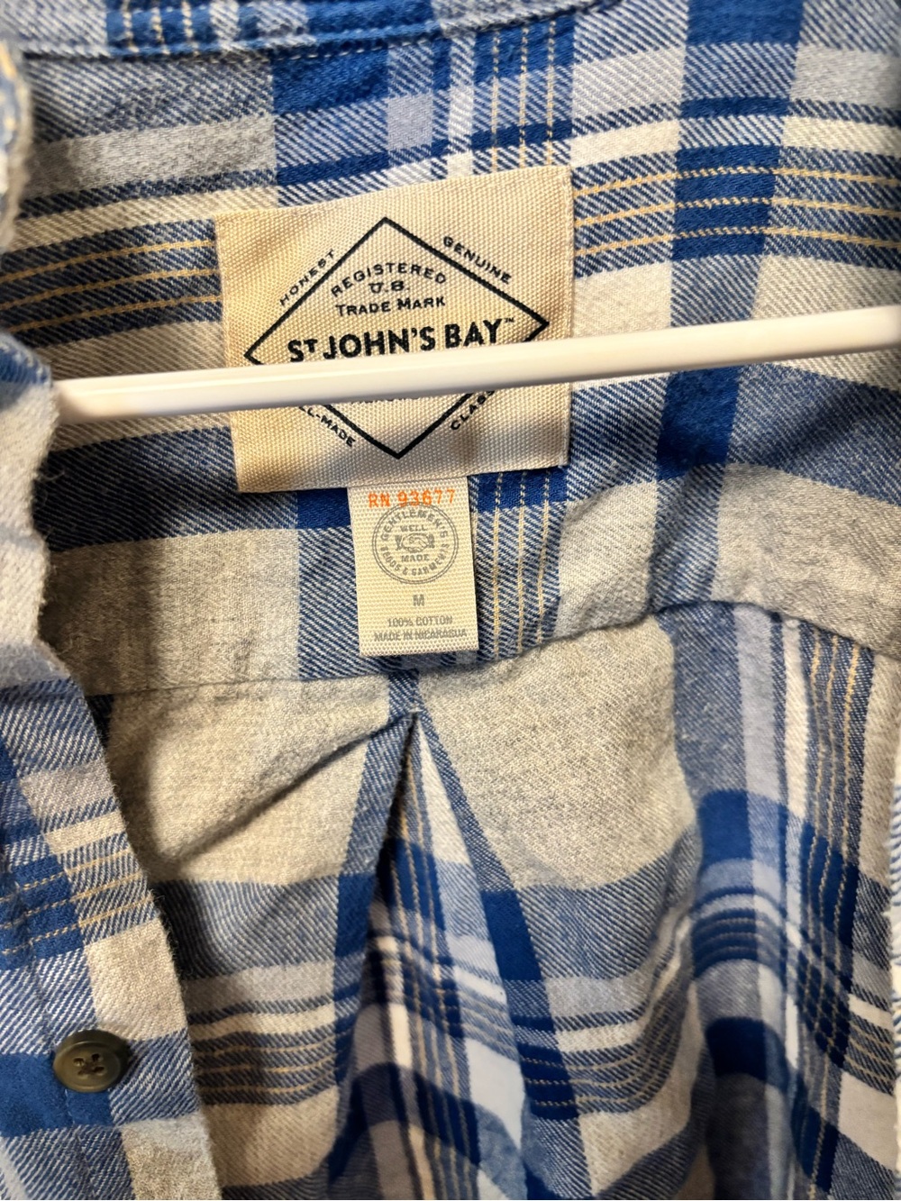 Button up shirt - Picture 2 of 3